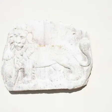 Ai Leoni Ruggenti Dimora Della Storia E Del Relax In Monferrato