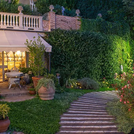 Ai Leoni Ruggenti Dimora Della Storia E Del Relax In Monferrato