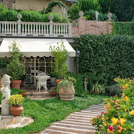 Ai Leoni Ruggenti Dimora Della Storia E Del Relax In Monferrato Ottiglio
