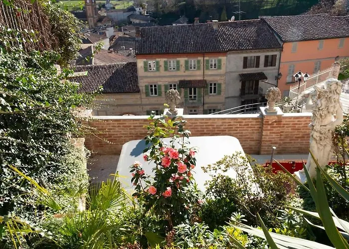 Ai Leoni Ruggenti Dimora Della Storia E Del Relax In Monferrato *