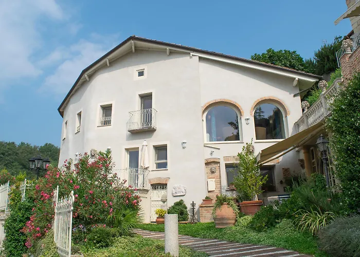 Vakantiehuis Ai Leoni Ruggenti Dimora Della Storia E Del Relax In Monferrato *